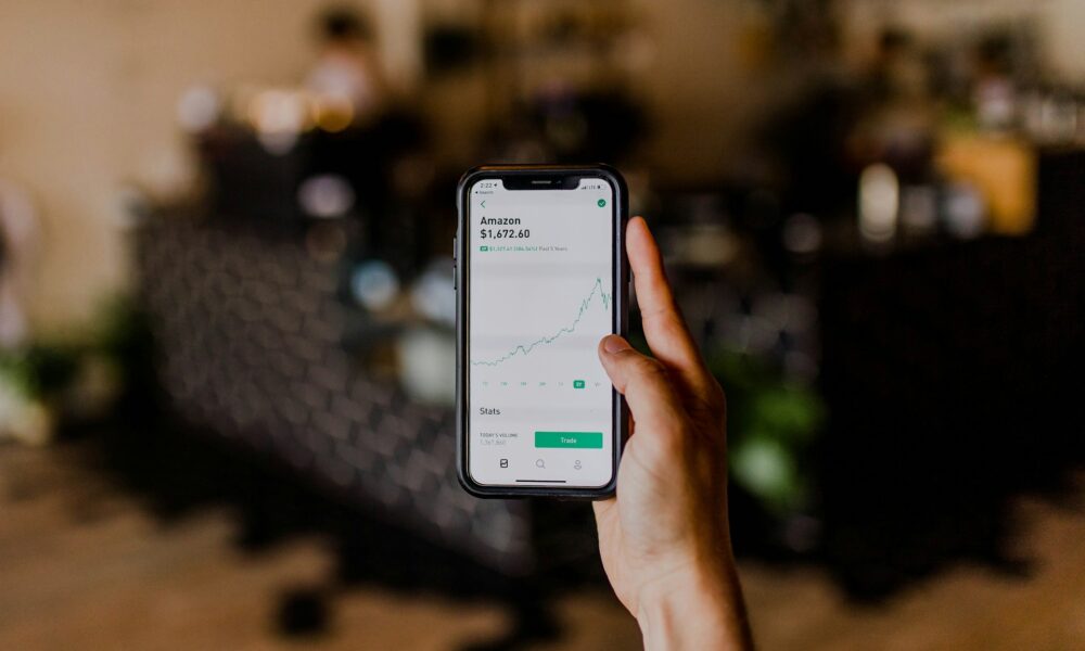 tracking-the-pulse-of-india:-using-your-online-trading-app-to-monitor-the-sensex