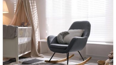 barefoot-and-pregnant:-review-of-the-naomi-home-glider